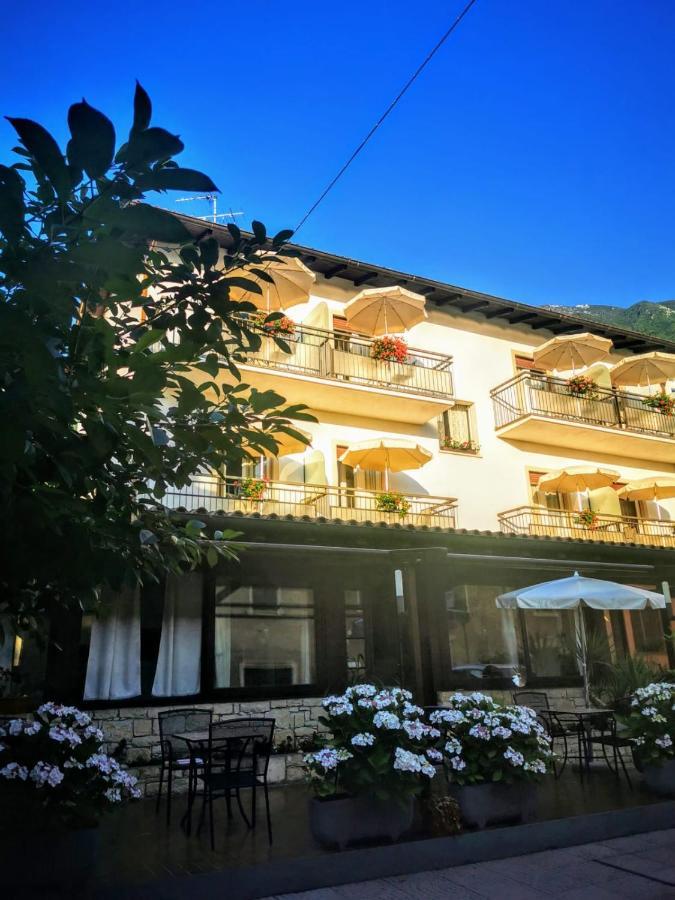 Albergo Al Pescatore Brenzone sul Garda Zewnętrze zdjęcie