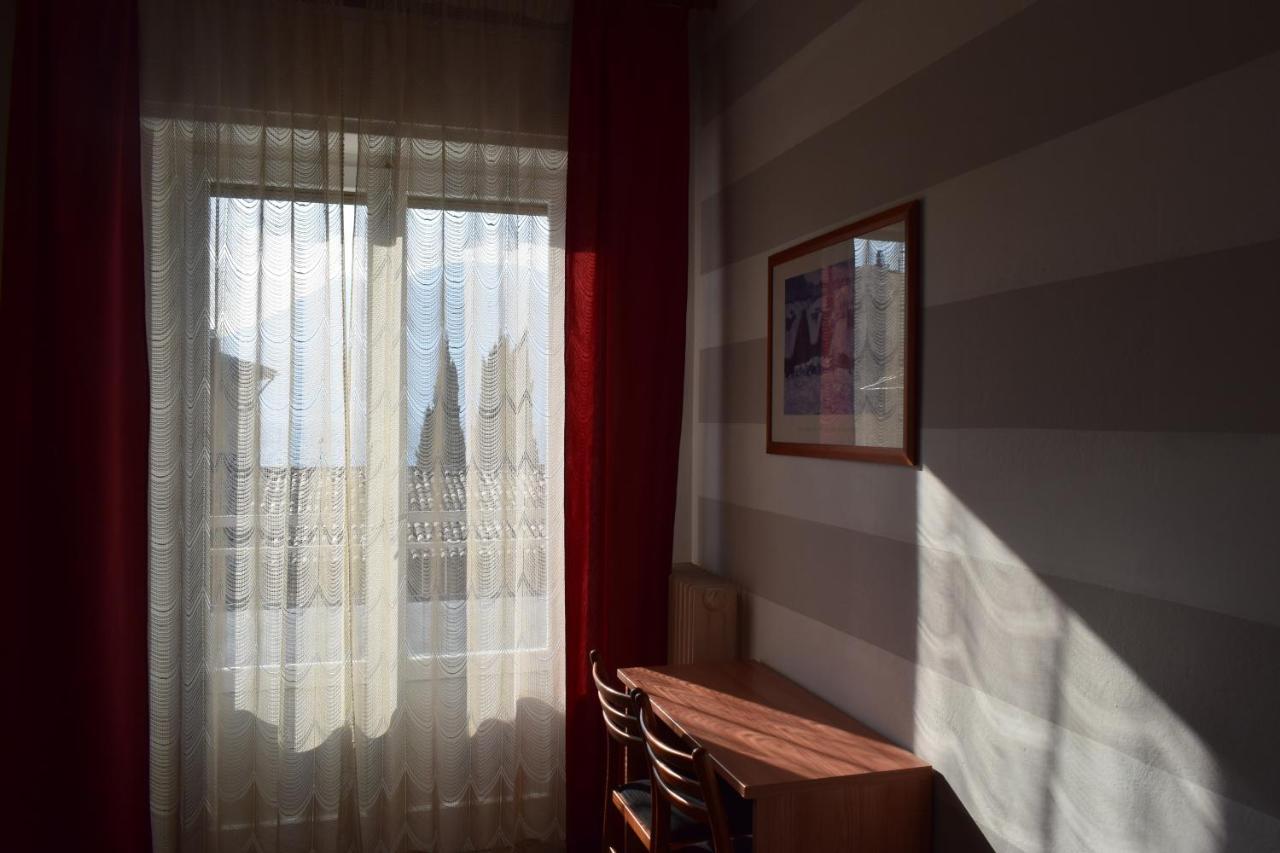 Albergo Al Pescatore Brenzone sul Garda Zewnętrze zdjęcie