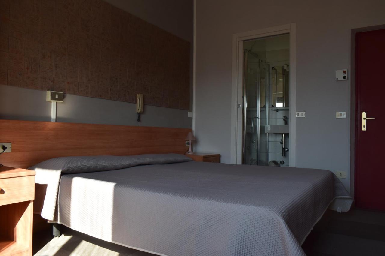 Albergo Al Pescatore Brenzone sul Garda Zewnętrze zdjęcie