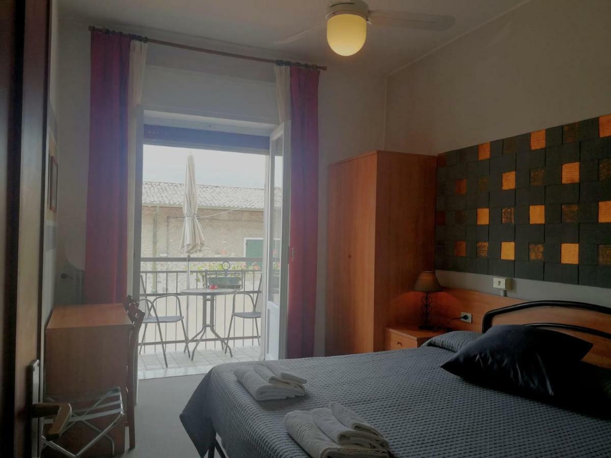 Albergo Al Pescatore Brenzone sul Garda Zewnętrze zdjęcie